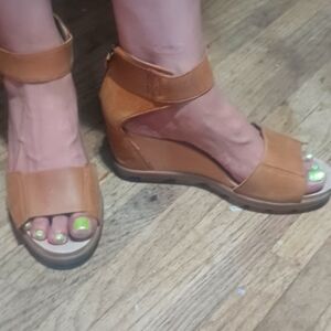 Sorel women's size 8.5 leatherwedges